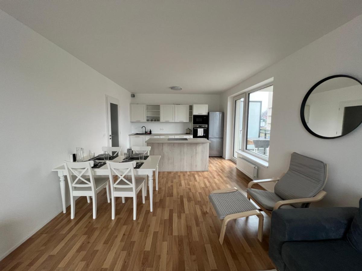 The Dante Prague - Family And Friends Apartments, Free Parking Buitenkant foto