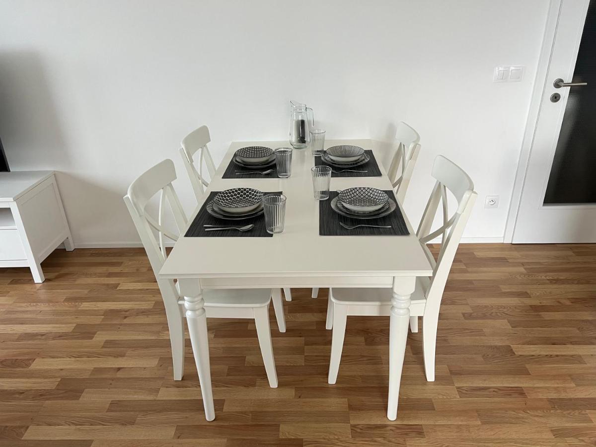 The Dante Prague - Family And Friends Apartments, Free Parking Buitenkant foto